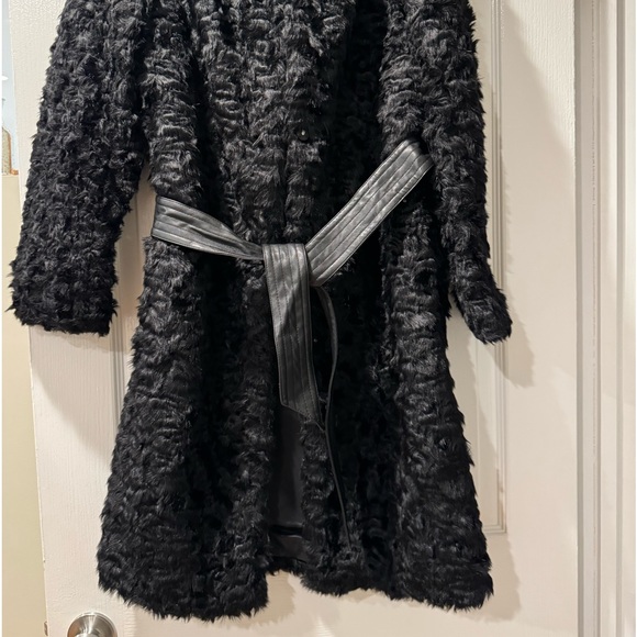 H&M faux fur Black Coat NWT - Picture 3 of 4
